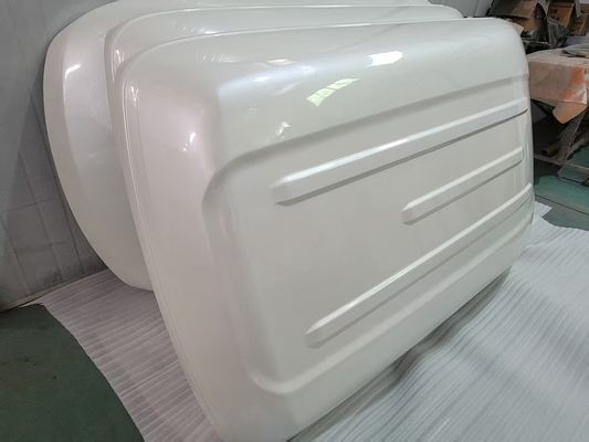 Panneau de toiture en fibre de verre à faible entretien pour des solutions de toiture polyvalentes et personnalisables