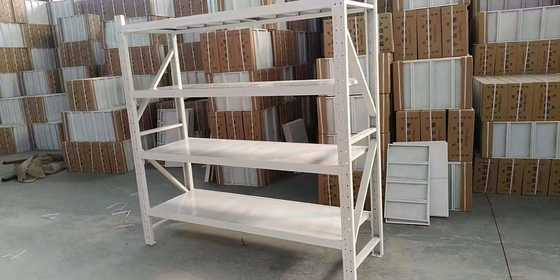 Systèmes de rayonnages en acier laminé à froid