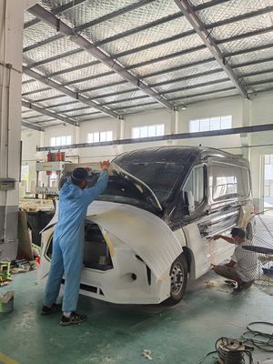 Logement en fibre de verre Hand Lay Up RTM SMC Technology avec une grande durabilité et une surface enduite de Ge Coat ou peinte