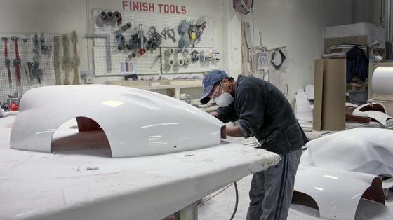 Carrosserie en plastique renforcée de fibres de verre en couleurs multiples conçue pour une résistance et une résistance accrues à la corrosion