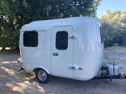 Carrosserie d'angle de camping-car en PRV, pièces de carrosserie de camping-car moulées sur mesure, coque de camping-car monobloc en PRV sans soudure, fabricant de carrosseries de camping-car OEM