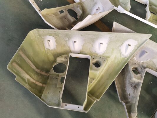 Pièces de voiture en fibre de verre sur mesure offrant une installation facile, conçues pour une pose aisée et une durabilité supérieure.