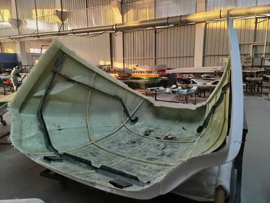 Panneau de carrosserie de camion en fibre de verre de haute durabilité Léger, facile à installer Idéal pour l'entretien et le remplacement de la flotte