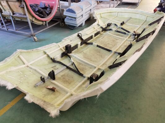 Panneau de carrosserie de camion en fibre de verre de haute durabilité Léger, facile à installer Idéal pour l'entretien et le remplacement de la flotte