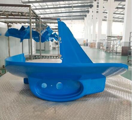 Caisse de camion en plastique renforcé (FRP) avec couvercle robuste, adaptée à la logistique et à la sécurité du fret.