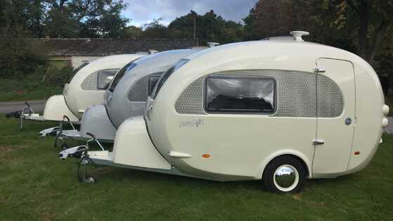 Coque de camping-car en fibre de verre durable pour caravane et van aménagé, coque de caravane légère