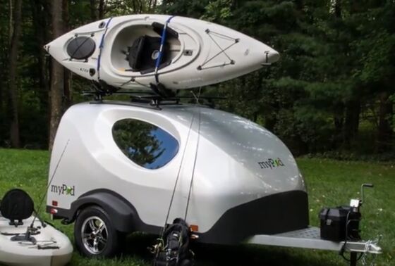 Coque de camping-car monobloc moulée, coque de camping-car en PRV personnalisable, étanche et résistante à la corrosion