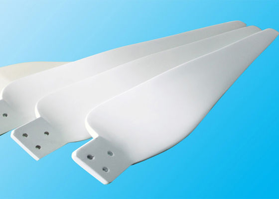 CE ISO9001 Lames d'éoliennes en FRP pour des performances de -40 à 60 degrés Celsius Finition de surface brillante
